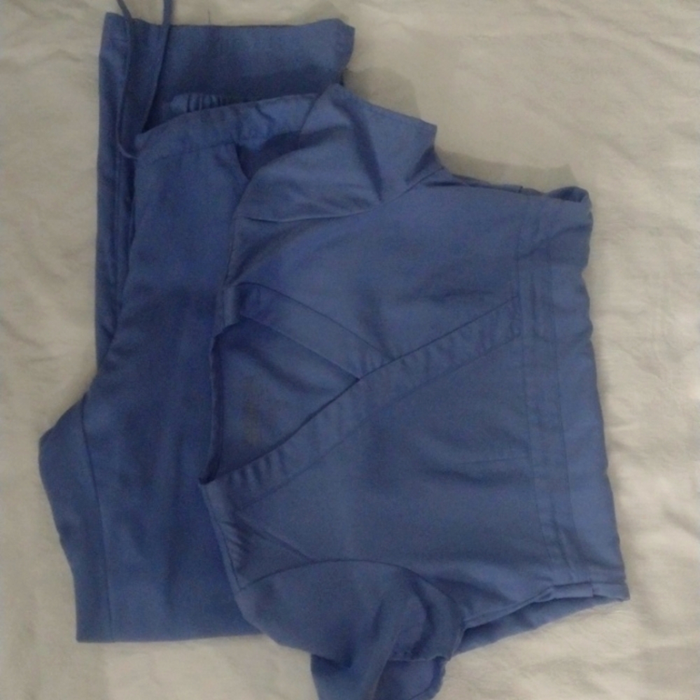 Scrub set